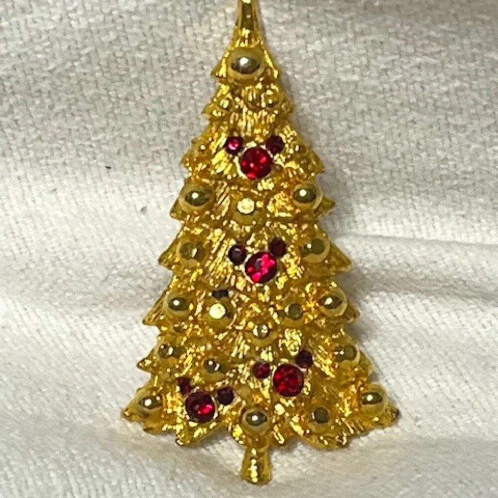 VTG Walt Disney 3D Christmas Tree Gold Tone Mickey Mouse Pin Brooch 1.5